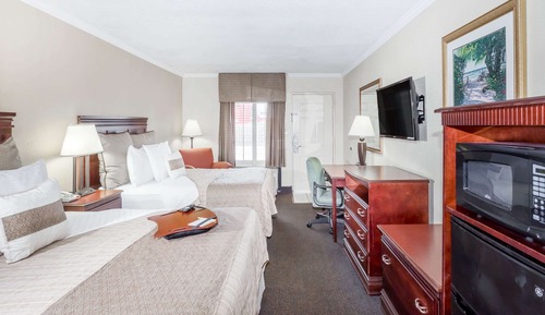 Room, 2 Queen Beds, Smoking