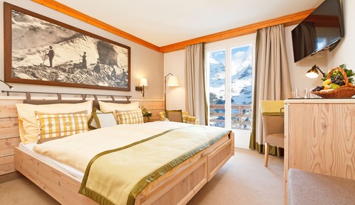 Double room with Eiger mountain view