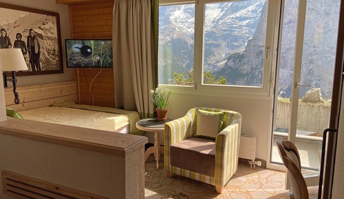 Single room with Eiger mountain view