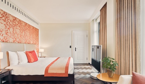 Deluxe Suite, Panoramic View, Partially Balcony, Livingroom, Whirlpool, Butler,Spa Access(12 years+)