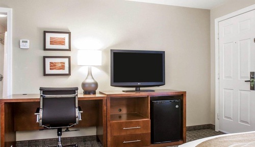 2 Queen Beds, Pet Friendly, Exterior Building