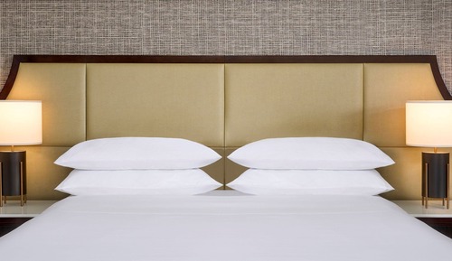 Suite, 1 King Bed with Sofa bed, City View