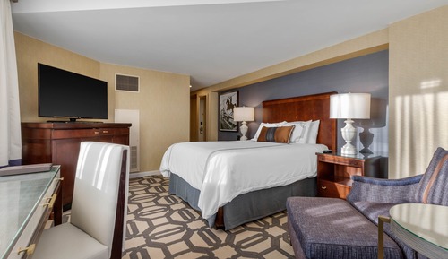 Premier Room, 1 Queen Bed (Luxury)