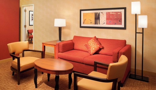 Suite, 1 Bedroom, Courtyard View