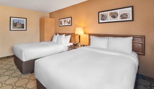 Standard 2 double beds Non-Smoking 2nd floor