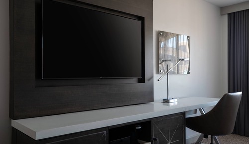 Room, 1 King Bed (Mobility Accessible, Roll-in Shower)