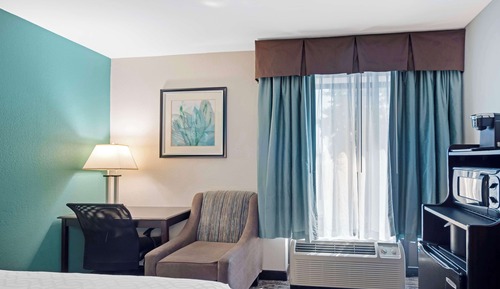 Standard Room, 2 Double Beds, Non Smoking, Microwave