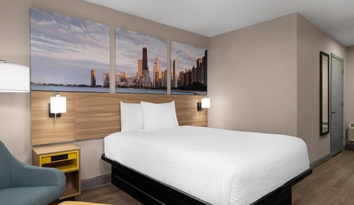 Room, 1 Queen Bed, Roll-in Shower, Non Smoking