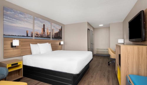 Room, 1 King Bed, Non Smoking (Exterior Building)