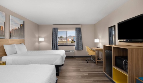 Deluxe Room, 2 Queen Beds, Non Smoking