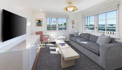 Suite, 1 King Bed with Sofa bed