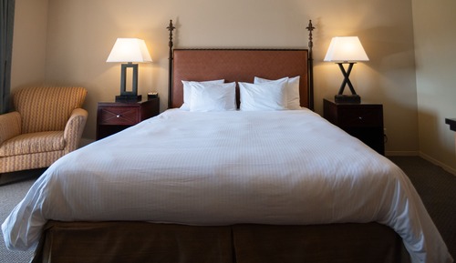 Deluxe Fireplace King with Riverview