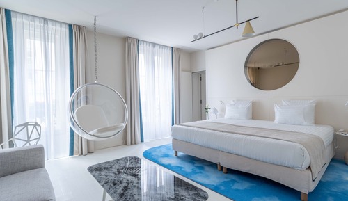 Superior Connecting Room 2 Bedrooms,complimentary soft minibar,courtesy tray,Chromecast,digitalpress