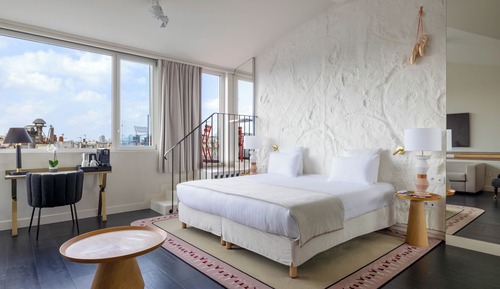 Privilege Room, Terrace, Eiffel Tower, with soft minibar, courtesy tray,Chromecast,digital press