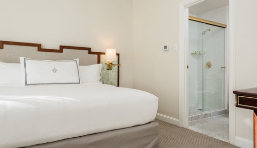 Deluxe Room, 1 King Bed