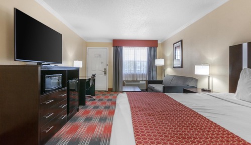 Standard Room, 1 King Bed, Accessible, Refrigerator & Microwave