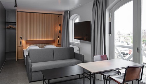 Family Studio, 1 King Bed