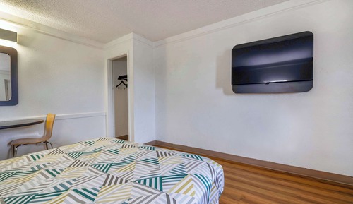 Standard Room, 1 Queen Bed, Smoking
