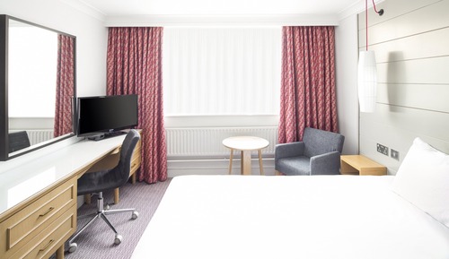 Standard Room, 1 Queen Bed