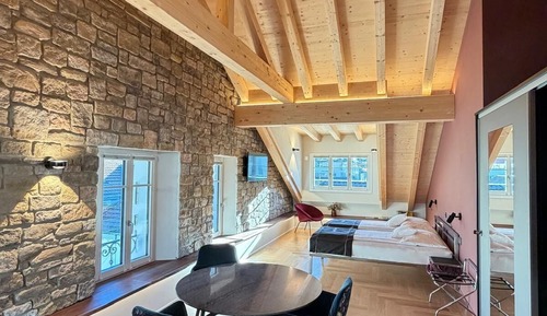 Deluxe Studio