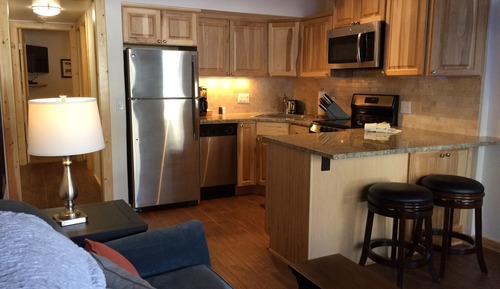 Traditional Condo, 1 Queen Bed, Kitchen, Mountain View (1 bedroom 1 bath condo)