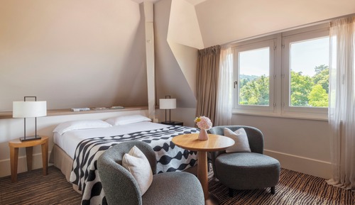 Room (South-facing room)