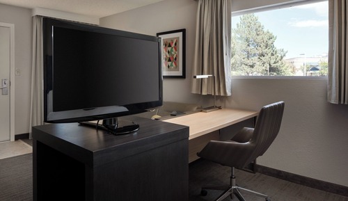 Studio, 1 King Bed with Sofa bed (Hearing Accessible)