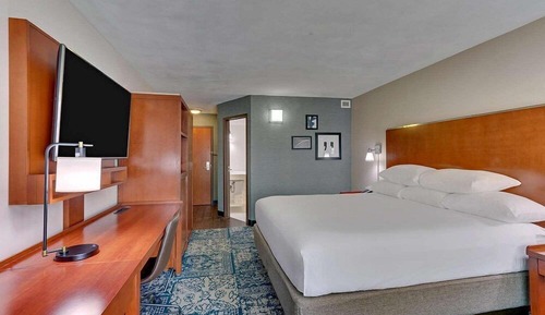 Deluxe Room, 1 King Bed, Accessible, Non Smoking