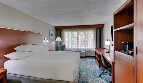 Deluxe Room, 1 King Bed, Non Smoking