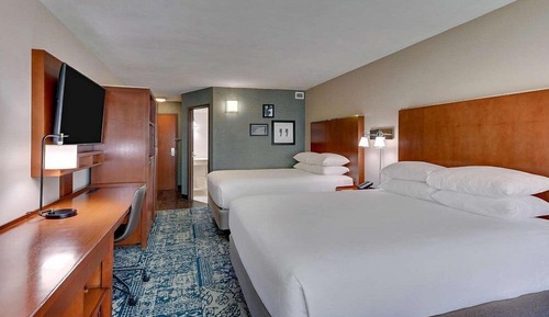 Deluxe Room, 2 Queen Beds, Accessible, Non Smoking