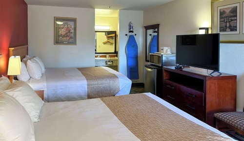 Standard Room, 2 Queen Beds, Non Smoking