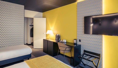 Family Room, Multiple Beds (Superior)