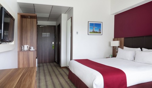 Standard Room, 1 Queen Bed