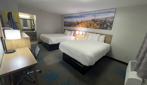 Room, 2 Queen Beds, Smoking