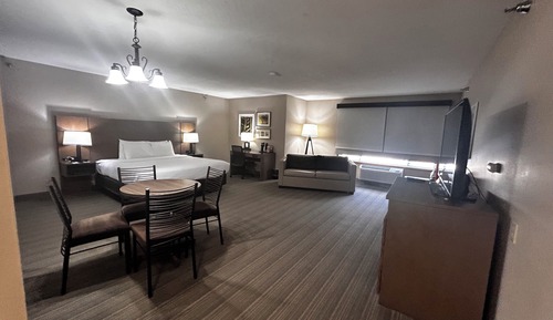 Suite, 1 King Bed, Non Smoking, Jetted Tub