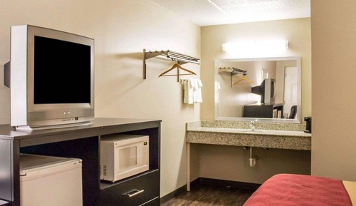 Room, 1 Queen Bed, Accessible, Smoking