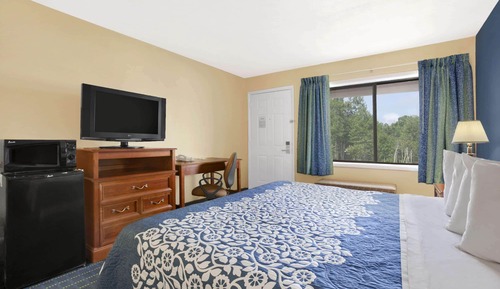 Room, 1 Queen Bed, Non Smoking