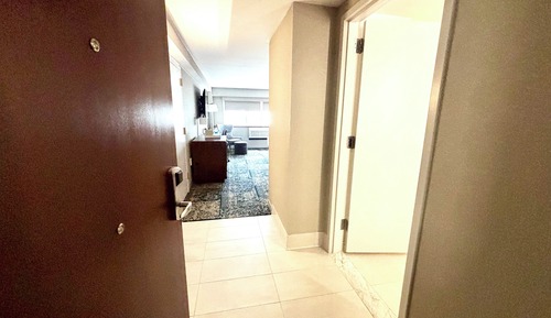 Room, 1 King Bed (Mobility/Hearing Access, Roll-In Shwr)