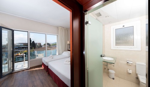 Family Room, Multiple Beds, Non Smoking, Terrace