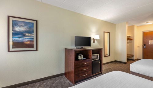 Standard Room, 2 Double Beds, Accessible, Bathtub