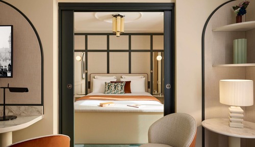 Deluxe Suite, 1 King Bed, 2 Bathrooms