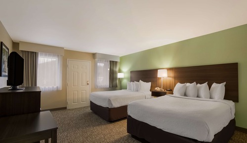 Standard Room, 2 Queen Beds, Non Smoking, Balcony