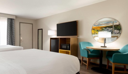 Deluxe Room, 2 Queen Beds, Non Smoking