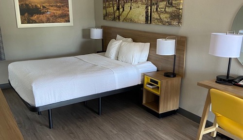 Deluxe Room, 1 Queen Bed, Non Smoking