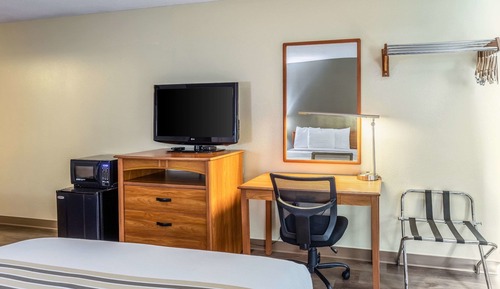 Senior Room, 2 Queen Beds, Non Smoking