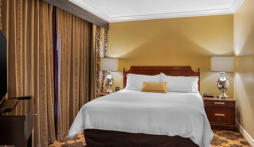 Suite, 1 King Bed (Galleria Suite)