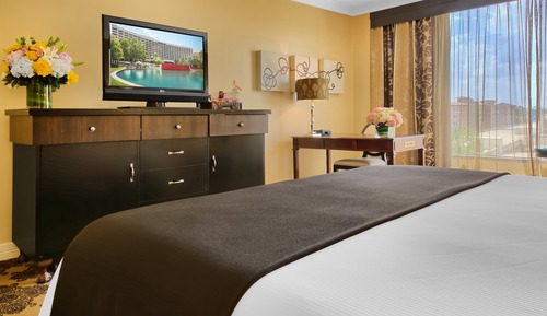 Premier Room, 1 King Bed (Signature)