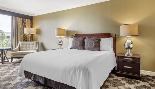 Deluxe Room, 1 King Bed