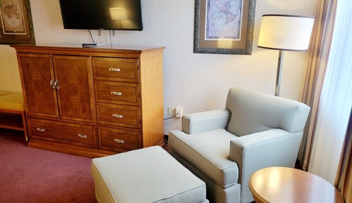 2 Room King Suite Non-Smoking, No Pets