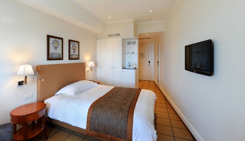 Single Room, Lake View